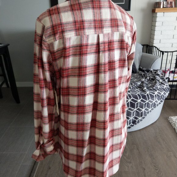 Billabong women's size M shirt, new - Picture 2 of 4